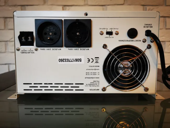 Inwerter Volt 2000s wyjścia